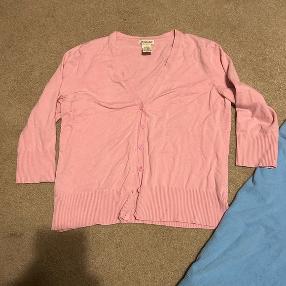 EUC Set of 2 Women’s Pink & Blue Cardigans - Picture 2 of 4